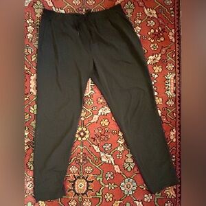 Lululemon ankle length pants, size 8